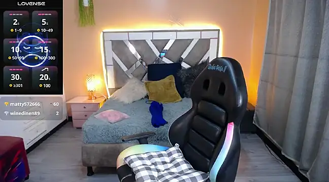 Snapshot of Scarllett_BDSM chatting on 12/06/24, 06:37 Scarllett BDSM online show from 12/06/24, 06:37