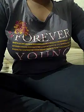 Snapshot of mishti_kaur chatting on 12/02/24, 08:44 mishti kaur online show from 12/02/24, 08:44