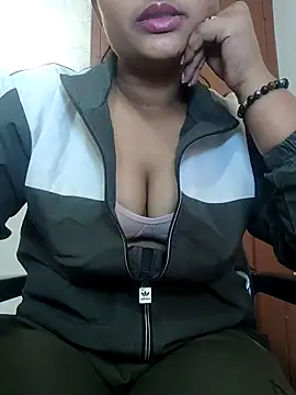 Snapshot of mishti_kaur chatting on 12/05/24, 10:55 mishti kaur online show from 12/05/24, 10:55