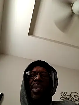 Snapshot of Txdarkmeat74 chatting on 03/18/26, 01:47 Txdarkmeat74 online show from 03/18/26, 01:47