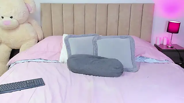 HannaRousse  online show from 11/25/25, 08:31