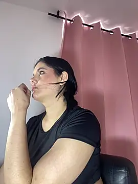 kimberlyhills1 online show from 04/18/26, 07:58