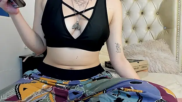 AlexaFoxy18 online show from 12/22/24, 05:34