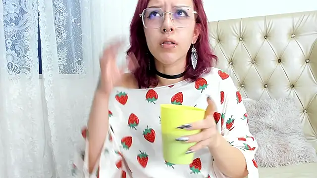 AlexaFoxy18 online show from 03/06/25, 05:03