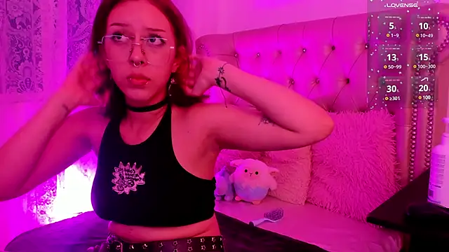 AlexaFoxy18 online show from 03/18/25, 05:09