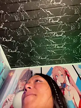 Im Little online show from 12/05/25, 03:26