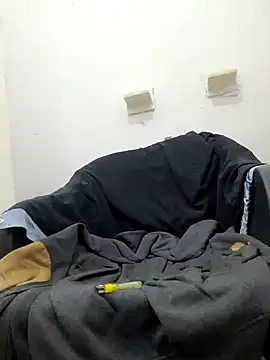 Snapshot of charlesss19 chatting on 02/27/25, 08:39 charlesss19 online show from 02/27/25, 08:39