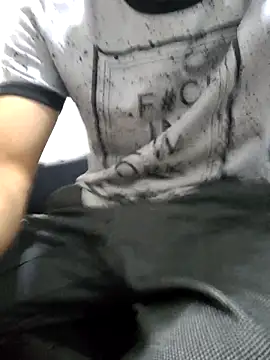 Snapshot of charlesss19 chatting on 11/09/25, 10:19 charlesss19 online show from 11/09/25, 10:19