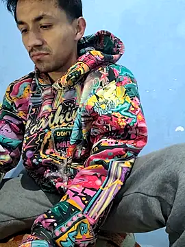 Snapshot of charlesss19 chatting on 11/11/25, 11:54 charlesss19 online show from 11/11/25, 11:54