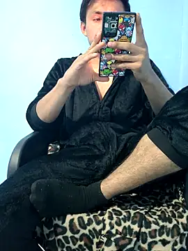 Snapshot of charlesss19 chatting on 12/01/25, 09:58 charlesss19 online show from 12/01/25, 09:58