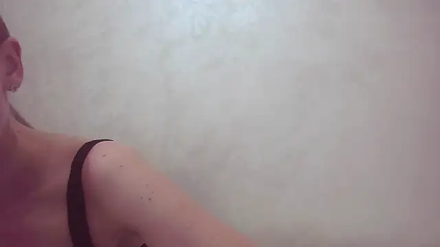 CaitlinaJayne23 online show from 10/25/25, 04:42