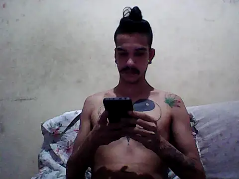 Snapshot of gatobranco001 chatting on 03/16/25, 10:09 gatobranco001 online show from 03/16/25, 10:09