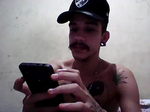 Snapshot of gatobranco001 chatting on 03/19/25, 02:59 gatobranco001 online show from 03/19/25, 02:59