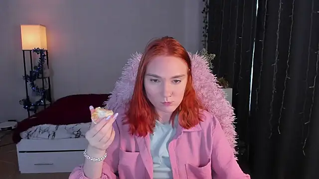 ReddHotPipper online show from 12/23/25, 03:48