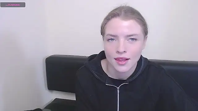 MissOliviaa  online show from 12/09/24, 11:36