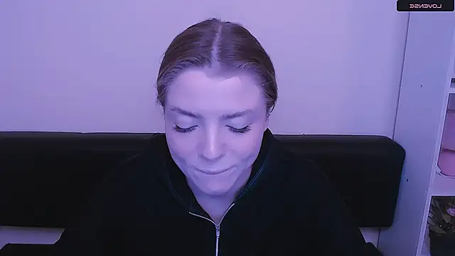 MissOliviaa  online show from 12/30/24, 07:37