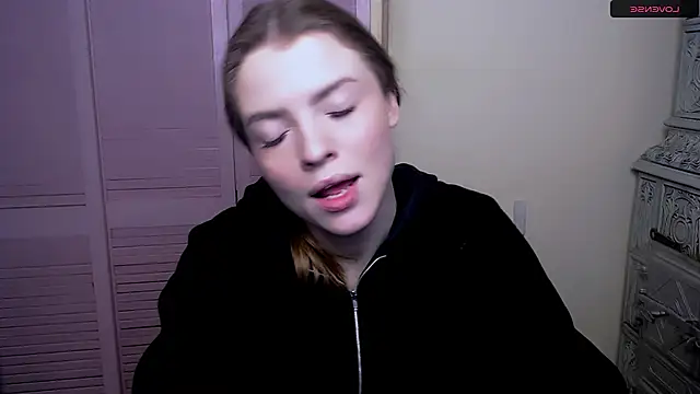 MissOliviaa  online show from 01/05/25, 10:32