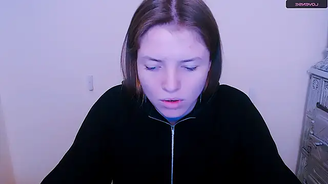 MissOliviaa  online show from 02/01/25, 04:22