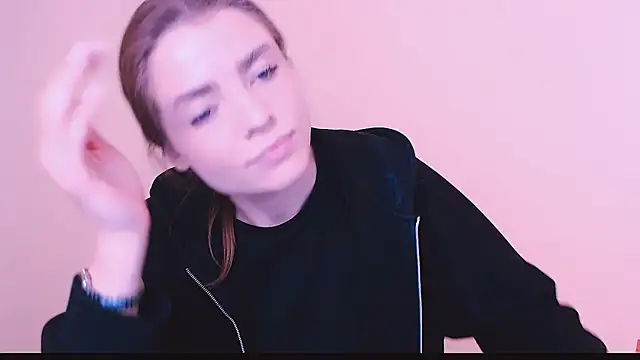 MissOliviaa  online show from 02/10/25, 11:25