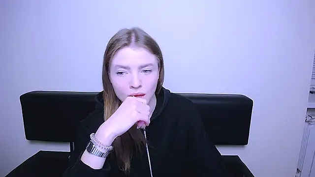 MissOliviaa  online show from 02/18/25, 08:38