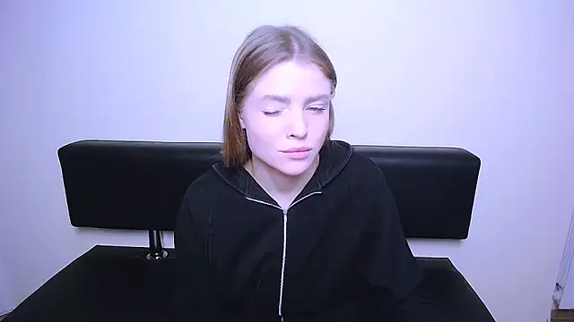 MissOliviaa  online show from 02/18/25, 11:44