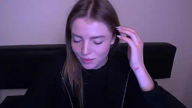 MissOliviaa  online show from 02/21/25, 01:33