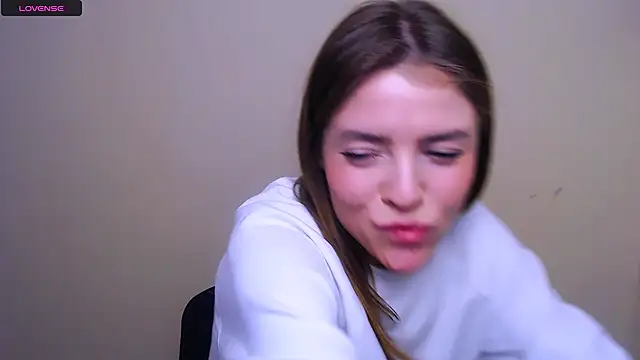 MissOliviaa  online show from 02/26/25, 10:47