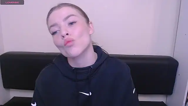 MissOliviaa  online show from 03/07/25, 01:40