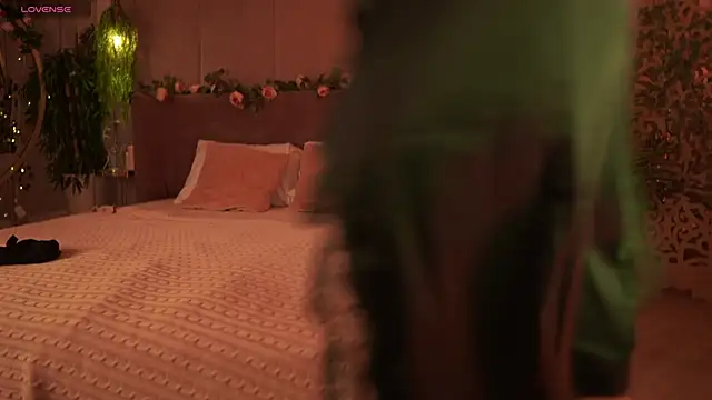 Smiley Mia online show from 09/20/25, 05:08