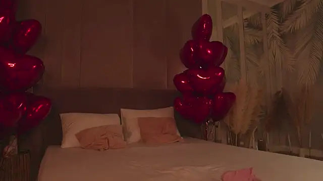 Smiley Mia online show from 02/09/26, 05:11