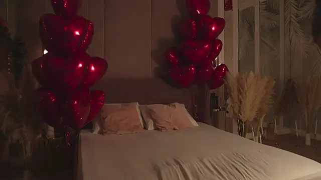 Smiley Mia online show from 02/19/26, 05:03