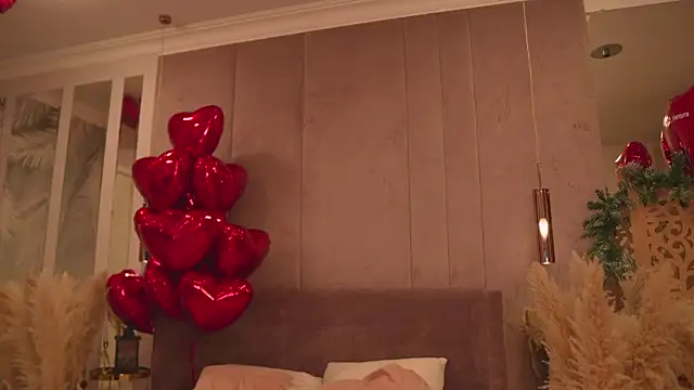 Smiley Mia online show from 02/22/26, 05:08