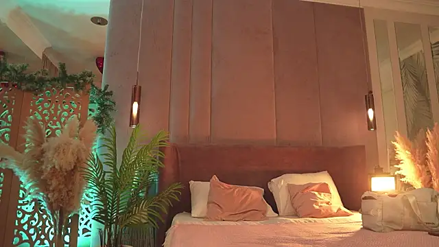 Smiley Mia online show from 03/14/26, 05:02