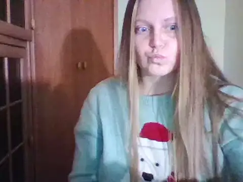 Snapshot of Evasapples chatting on 12/03/24, 01:21 Evasapples online show from 12/03/24, 01:21