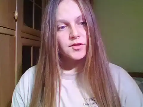 Snapshot of Evasapples chatting on 12/05/24, 02:55 Evasapples online show from 12/05/24, 02:55