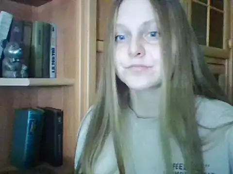 Snapshot of Evasapples chatting on 12/05/24, 06:33 Evasapples online show from 12/05/24, 06:33