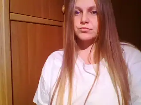 Snapshot of Evasapples chatting on 12/06/24, 09:13 Evasapples online show from 12/06/24, 09:13