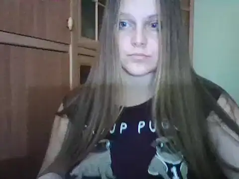 Snapshot of Evasapples chatting on 12/08/24, 09:19 Evasapples online show from 12/08/24, 09:19