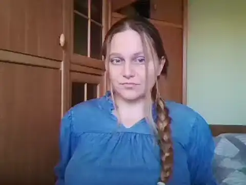 Snapshot of Evasapples chatting on 12/13/24, 01:01 Evasapples online show from 12/13/24, 01:01