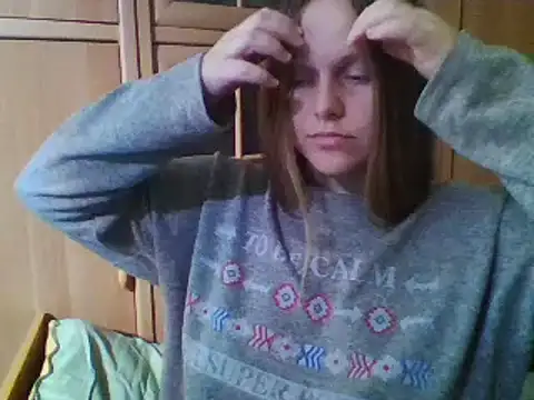 Snapshot of Evasapples chatting on 12/15/24, 06:37 Evasapples online show from 12/15/24, 06:37