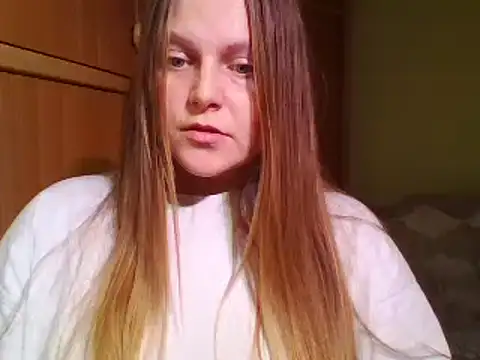 Snapshot of Evasapples chatting on 12/22/24, 01:55 Evasapples online show from 12/22/24, 01:55