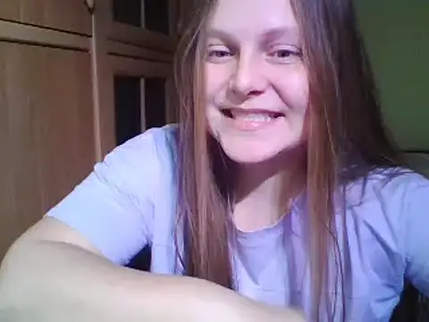 Snapshot of Evasapples chatting on 12/23/24, 02:50 Evasapples online show from 12/23/24, 02:50