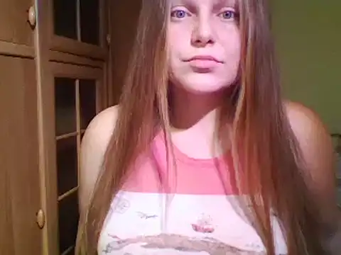 Snapshot of Evasapples chatting on 12/26/24, 09:15 Evasapples online show from 12/26/24, 09:15