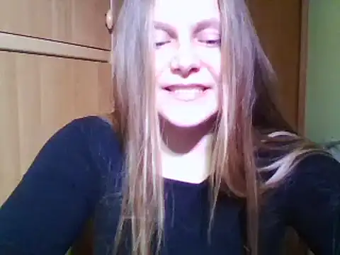 Snapshot of Evasapples chatting on 01/03/25, 10:29 Evasapples online show from 01/03/25, 10:29