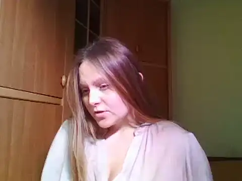 Snapshot of Evasapples chatting on 01/05/25, 06:13 Evasapples online show from 01/05/25, 06:13