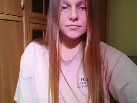 Snapshot of Evasapples chatting on 01/25/25, 10:39 Evasapples online show from 01/25/25, 10:39