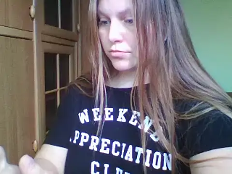 Snapshot of Evasapples chatting on 02/02/25, 10:57 Evasapples online show from 02/02/25, 10:57