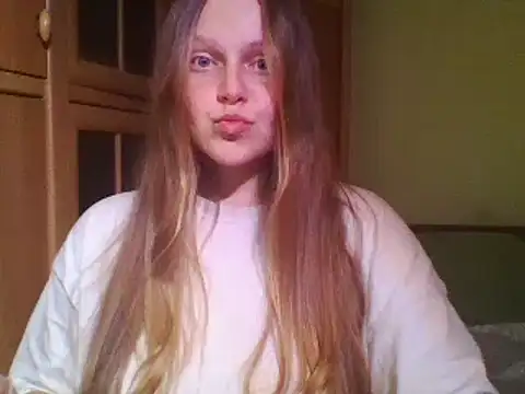 Snapshot of Evasapples chatting on 02/05/25, 02:59 Evasapples online show from 02/05/25, 02:59