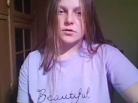 Snapshot of Evasapples chatting on 02/09/25, 08:45 Evasapples online show from 02/09/25, 08:45