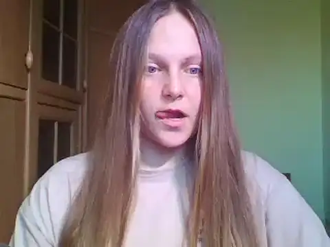 Snapshot of Evasapples chatting on 02/11/25, 07:54 Evasapples online show from 02/11/25, 07:54